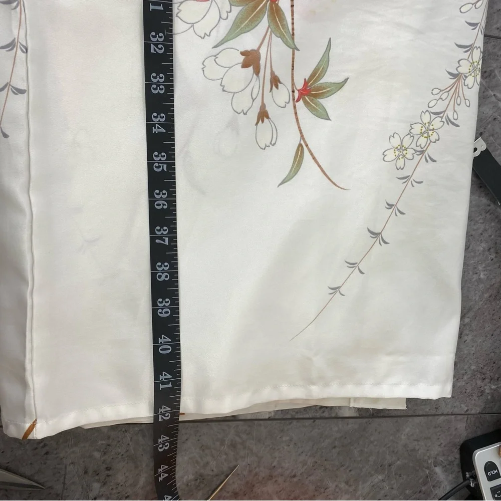 Vintage Kimono Women One Size Japanese White Poly Floral Coverup Asian Botanical - Picture 11 of 11